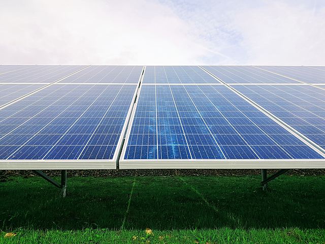 Silicon solar cells are discovered
