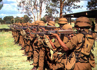 Su pasaje por el Servicio Militar Sudafricano.