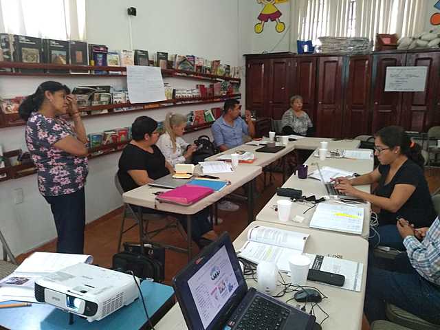 ¿QUÉ HACEN LOS DIRECTORES?