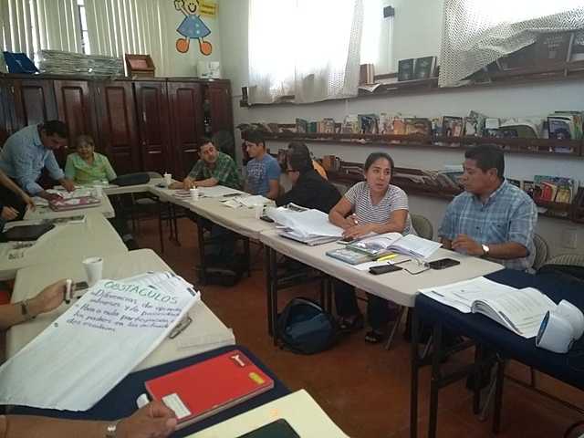 LAS BUENAS ESCUELAS TIENEN BUENOS DIRECTORES