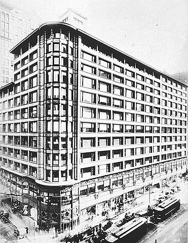 Schlesinger & Mayer store - Louis Henry Sullivan