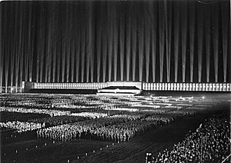 Tribuna y Campo Zeppelin - Berthold Konrad Hermann Albert Speer