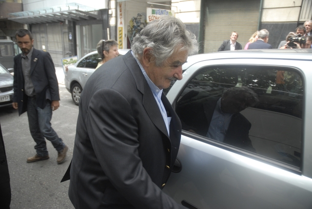 Ministros entregan planes de acción 2011