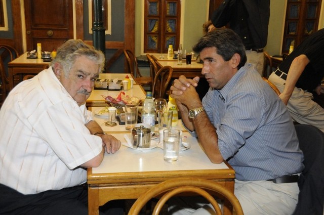 Almuerzo con Sendic.