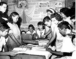 Nacimiento de escuelas radiofónicas en Colombia