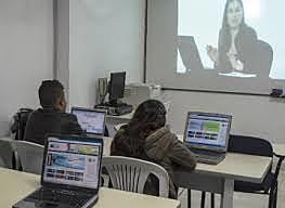 Programas educativos por televisión vía satélite del National University Consortium