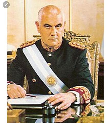 Asunción de Lanusse a la presidencia