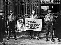 Hitler requires boycott of Jewish businesses