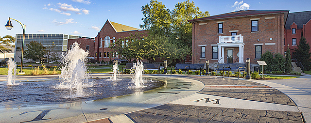 Columbia College Begins Admitting Women