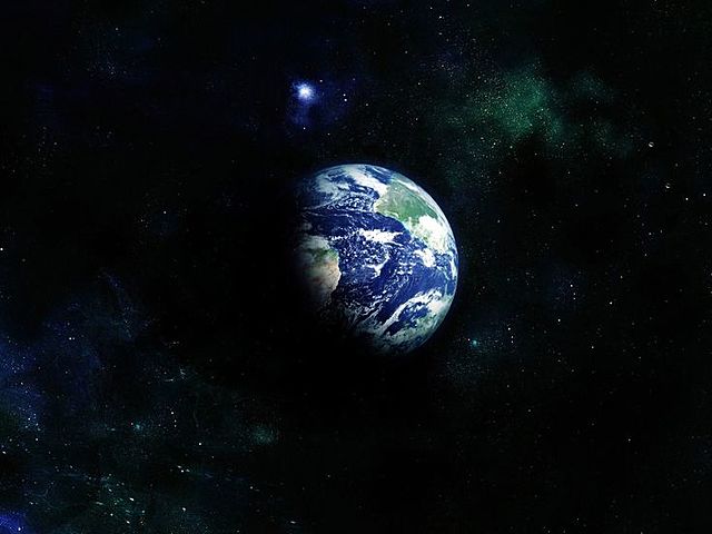 La Terre tient dans le vide