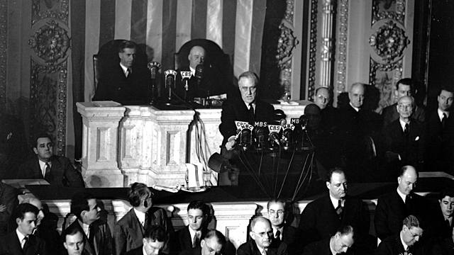 Estados Unidos le declara la guerra a Japón