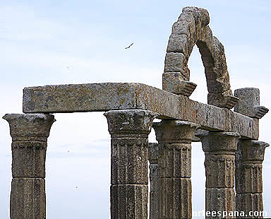 USO DE LAS COLUMNAS Y DINTEL