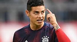 Timeline: .... En 2011 James logró alzar el trofeo de liga y la Supercopa de Portugal. El 18 de mayo de 2011,