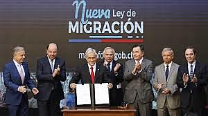 Se crea la ley de Migración.