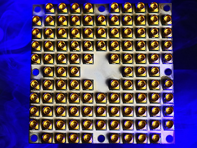 В Intel разработана 17-кубитная микросхема.