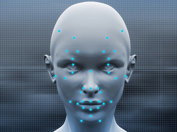 Разрабатывается первая полуавтоматическая система распознавания лиц.