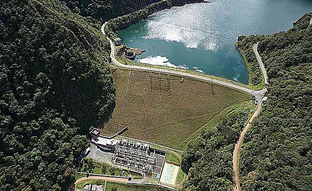 Entró en operación la central hidroeléctrica Calima I, con 120 MW. Primera experiencia nacional de ejecución de proyectos “llave en mano”. Se constituyó la sociedad anónima Interconexión Eléctrica (ISA)