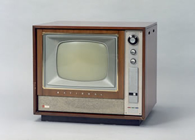 Televisión satelital