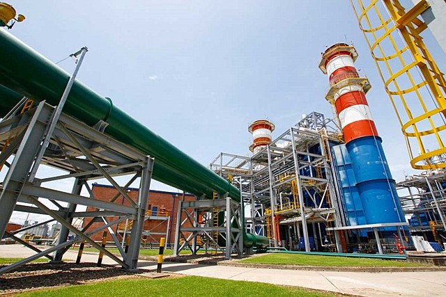 ISAGEN crea la central térmica Termocentro.