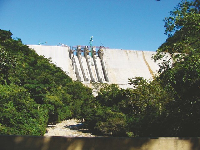 Se inicia la construcción de Porce II con una capacidad de 329 MW.