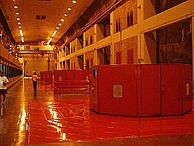 Empieza a operar la central Hidroeléctrica del Guavio, con una capacidad de 1000 Mw.