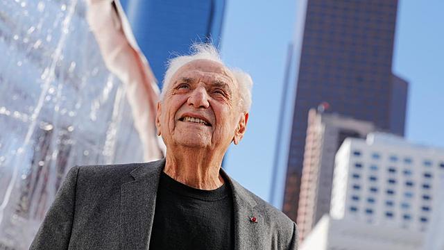 FRANK OWEN GEHRY