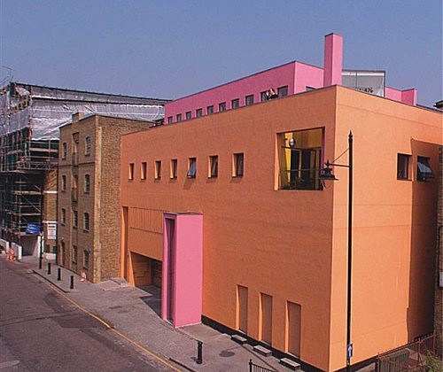 EL MUSEO ZANDRA RHODES