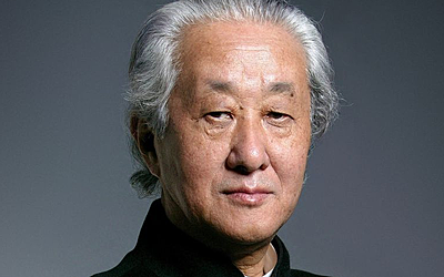Nace Arata Isozaki en Oita, Japón