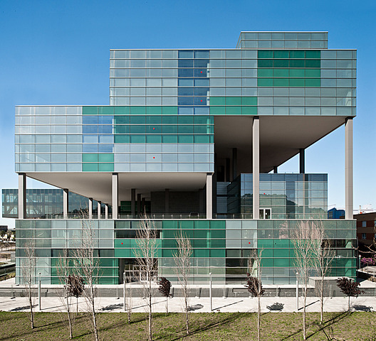 Oficinas D38 - Arata Isozaki - Barcelona, España