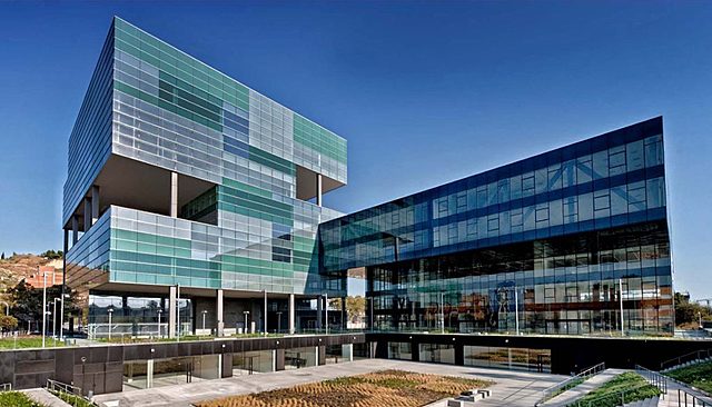 Arata Isozaki - Oficinas D38