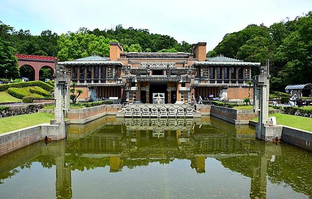 Frank Lloyd Wright - Hotel Imperial