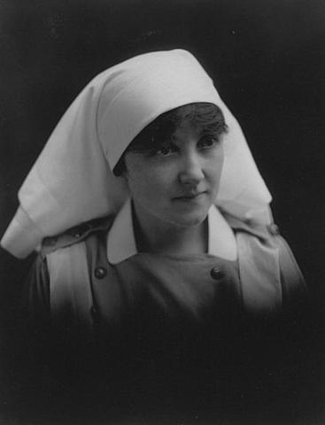 Mae Belle Sampson, Katherine MacDonald and Nurses Overseas