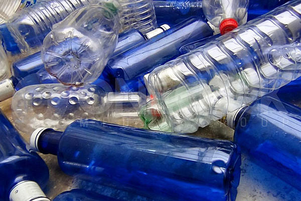 Creación del primer plastico