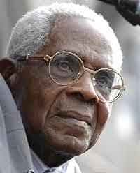 Pero sigue siendo un personaje imprescindible para entender la historia de Martinica. Tras la muerte de su compañero y amigo Senghor, permanece como uno de los últimos fundadores del pensamiento de la negritud.