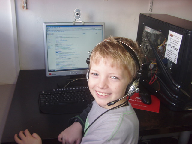 2:35 buy internet cafe