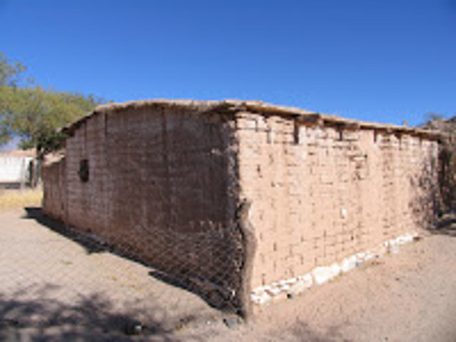 CASAS DE ADOBE Y LADRILLO