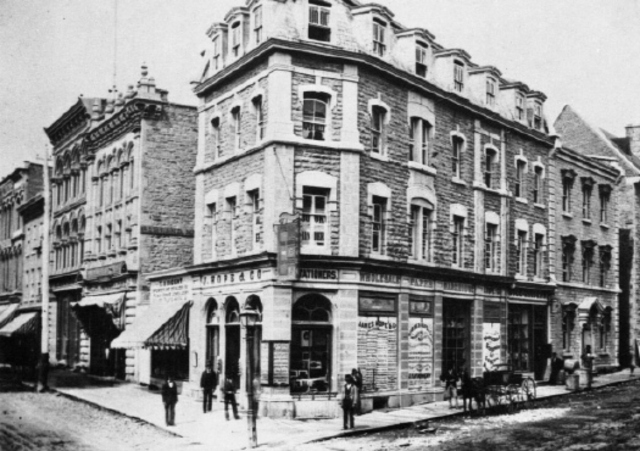 Ottawa becomes the capital