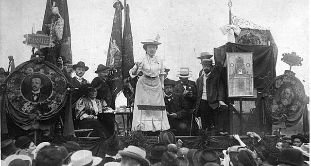 Feminism movements with the creation of the socialist party