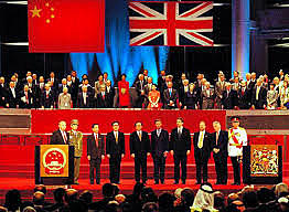 Hong Kong vuelve a la soberanía China después de 155 años de colonización inglesa.