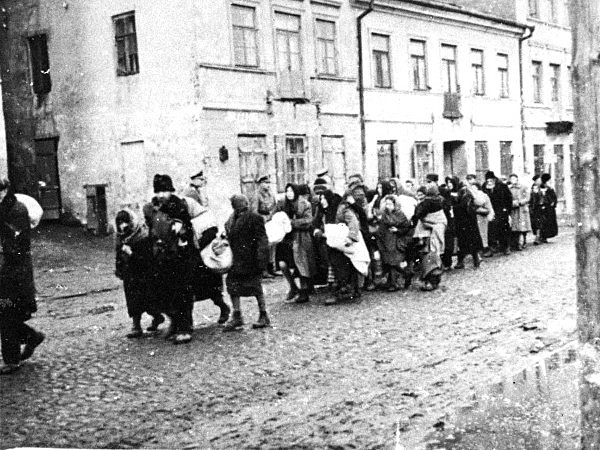 Jewish “resettlement” begins in Lublin district of Poland
