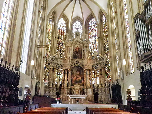 Siglo XIV. Vidriera Tapiz