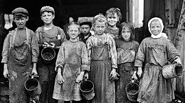 Timeline:    Historia  Infancia y Adolescencia