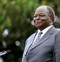 2002 Kenyan General Elections - Kibaki elected President