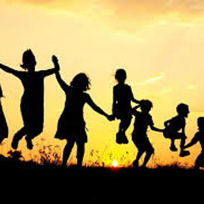 Timeline: Recorrido del tiempo por la infancia y la adolescencia