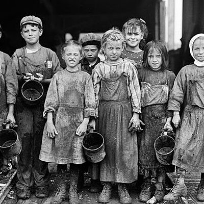 Timeline: ¡Tras los pasos de la Infancia y la Adolescencia!