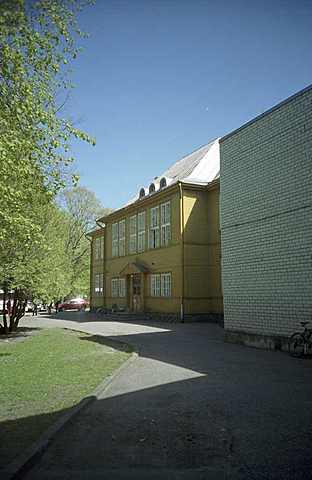 Kärdla koolimaja 2004