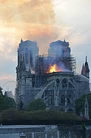 SE INCENCIA NOTRE DAME