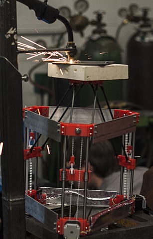 La Universidad Cornell ofrece la primera impresora 3D de código abierto