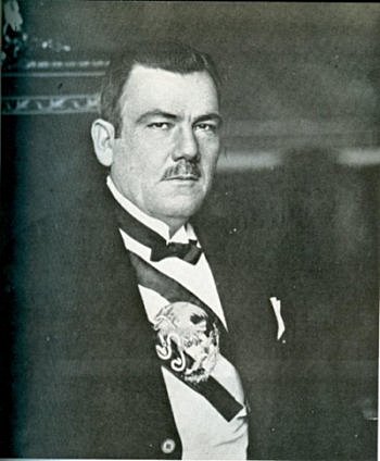 Plutarco Elías Calles llega a la Presidencia