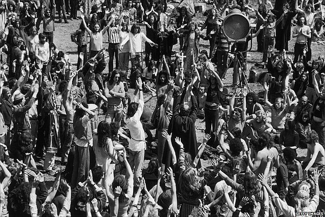 Se otorga la ciudadanía a los jóvenes mexicanos al cumplir los 18 años.